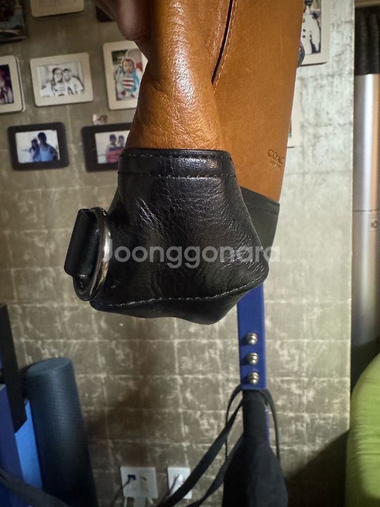 COACH 가죽 슬링백--5