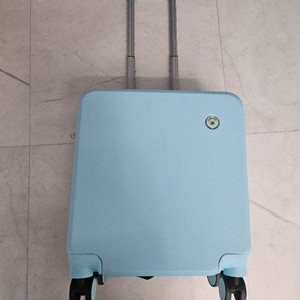 18인치 케리어 블루, 핑크 색상 각각 판매 해요