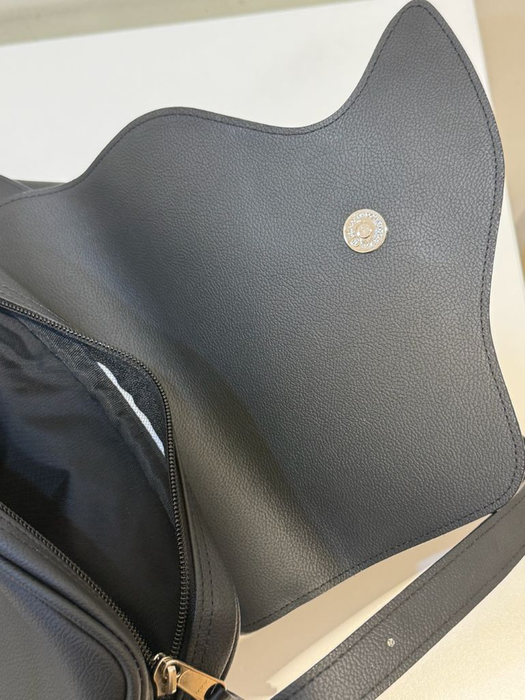 이우가마카라스 버클 홀스터 백 가방 이미지