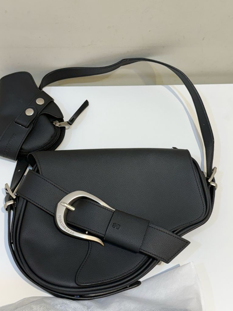 이우가마카라스 버클 홀스터 백 가방 이미지