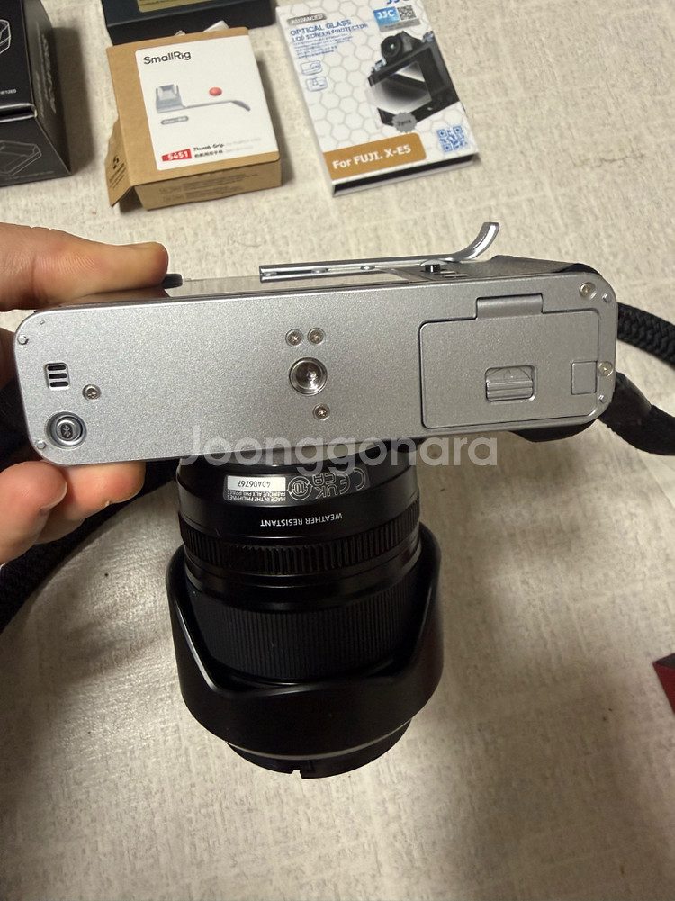 후지필름 x-e5 실버 렌즈는 xf1650 악세서리등--5