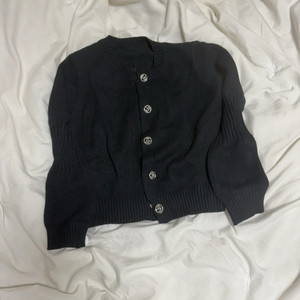새상품)수입의류 구씨 블랙검정니트가디건 에이블리 드벨라