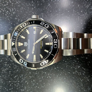 태그호이어 아쿠아레이서 43mm 검판세라믹 쿼츠팝니다.