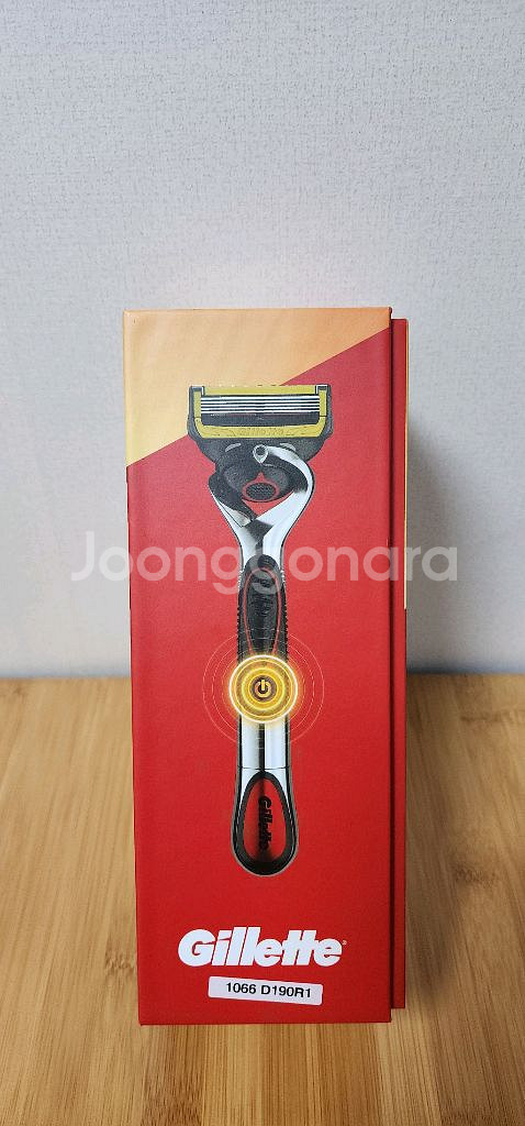 질레트 면도기 마블 아이언맨 콜라보 새상품--3