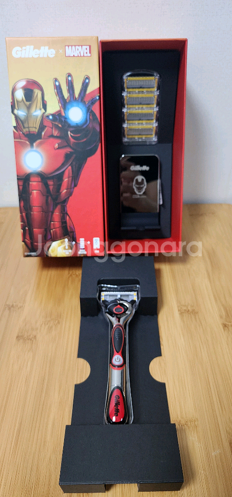질레트 면도기 마블 아이언맨 콜라보 새상품--4