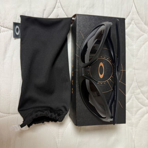 오클리 아이자켓 리덕스 블랙