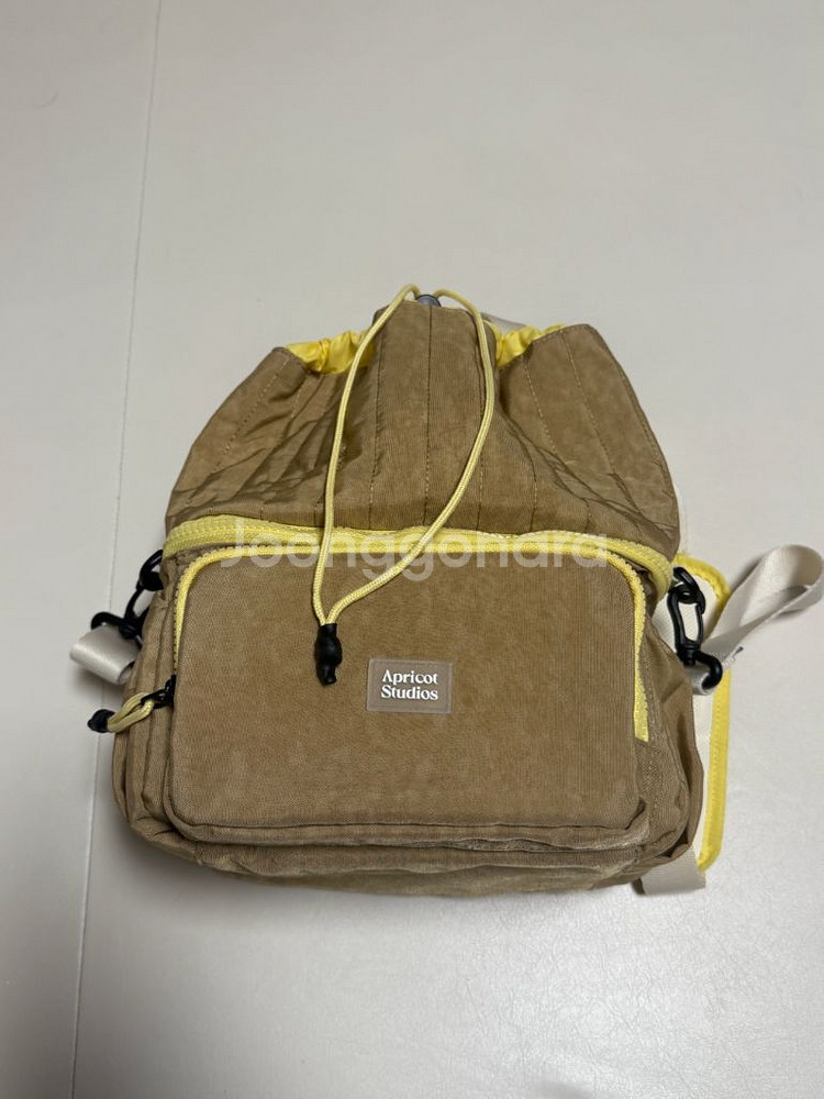 아프리콧 스튜디오 캐스터네츠 크로스백--0