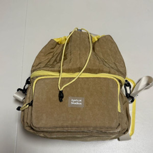 아프리콧 스튜디오 캐스터네츠 크로스백