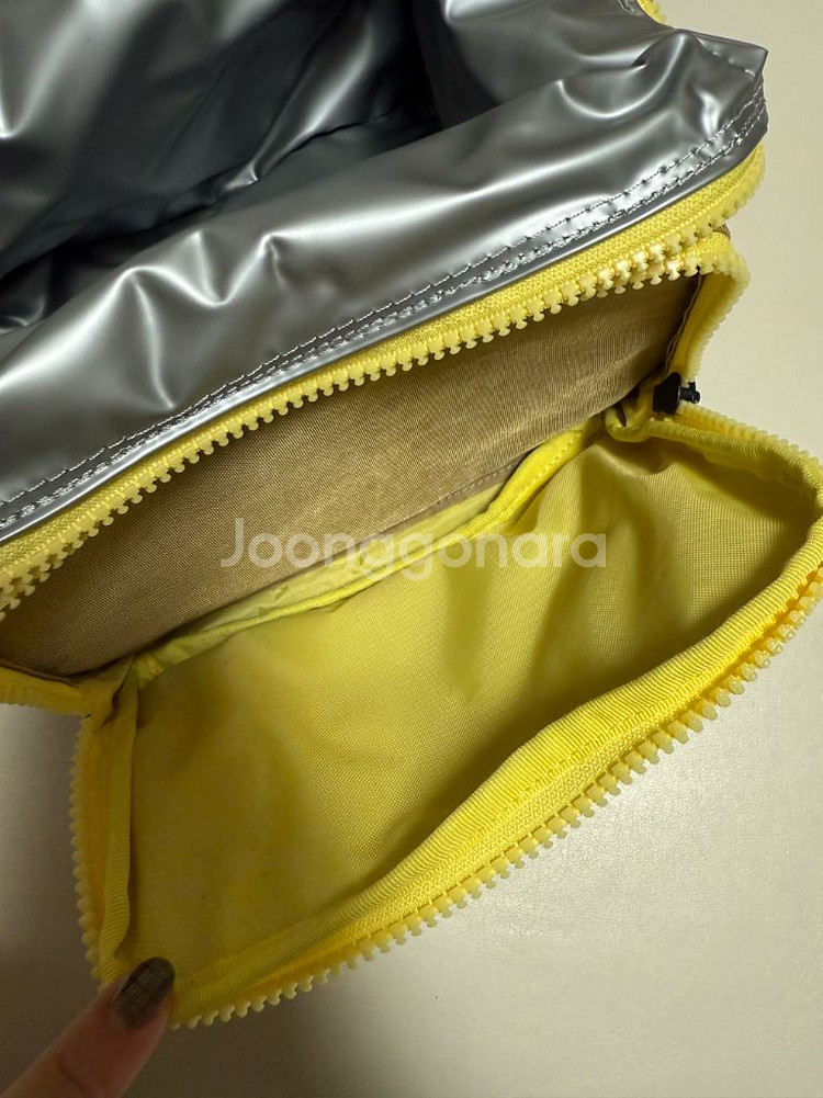 아프리콧 스튜디오 캐스터네츠 크로스백--3