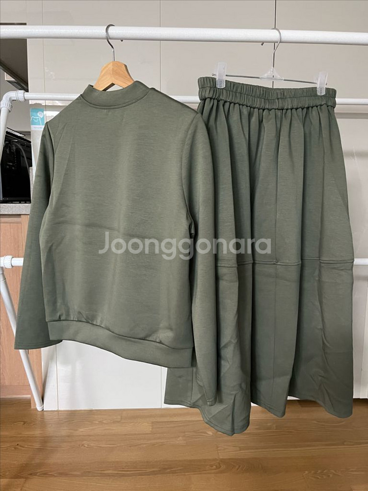 (미착용) 여성 스웨트 맨투맨 스커트 셋업 77--1