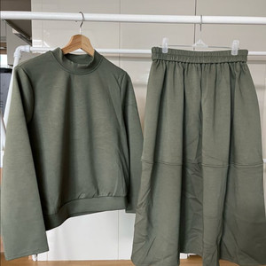 (미착용) 여성 스웨트 맨투맨 스커트 셋업 77