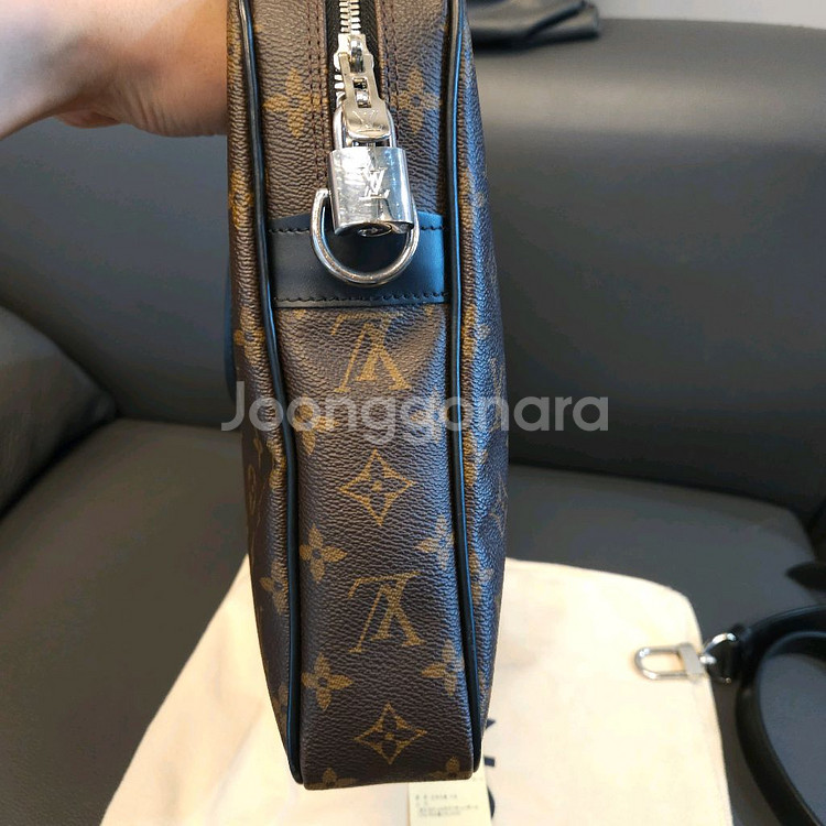 루이비통 포르테 도큐멍 보야주 PM 모노그램 마카사르--4