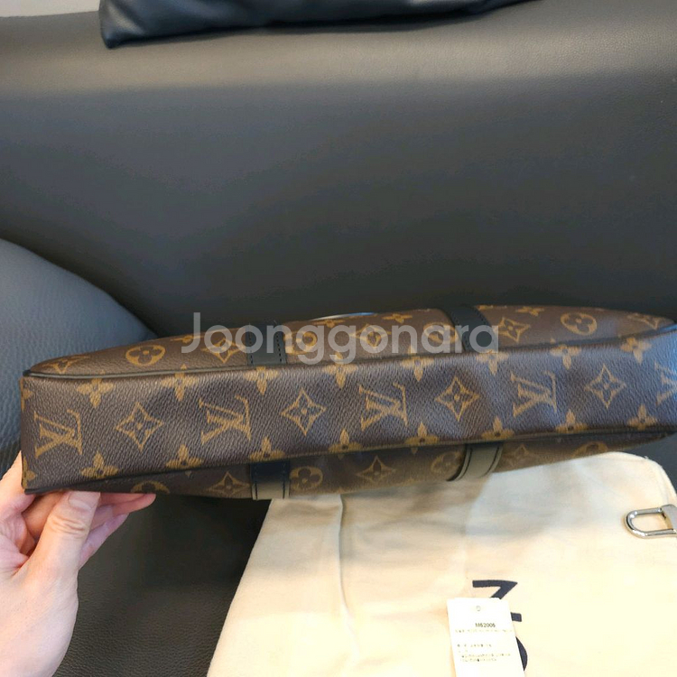 루이비통 포르테 도큐멍 보야주 PM 모노그램 마카사르--6