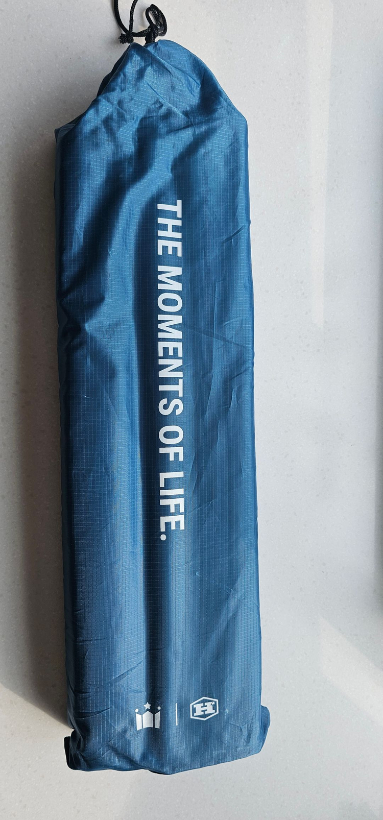 할리스 하이브로우 콜라보 멜로우 테이블 미사용품입니다. 이미지