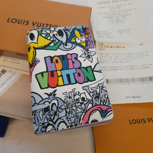 루이비통카드지갑 코믹스 한정판 보증서정품 새상품 m82