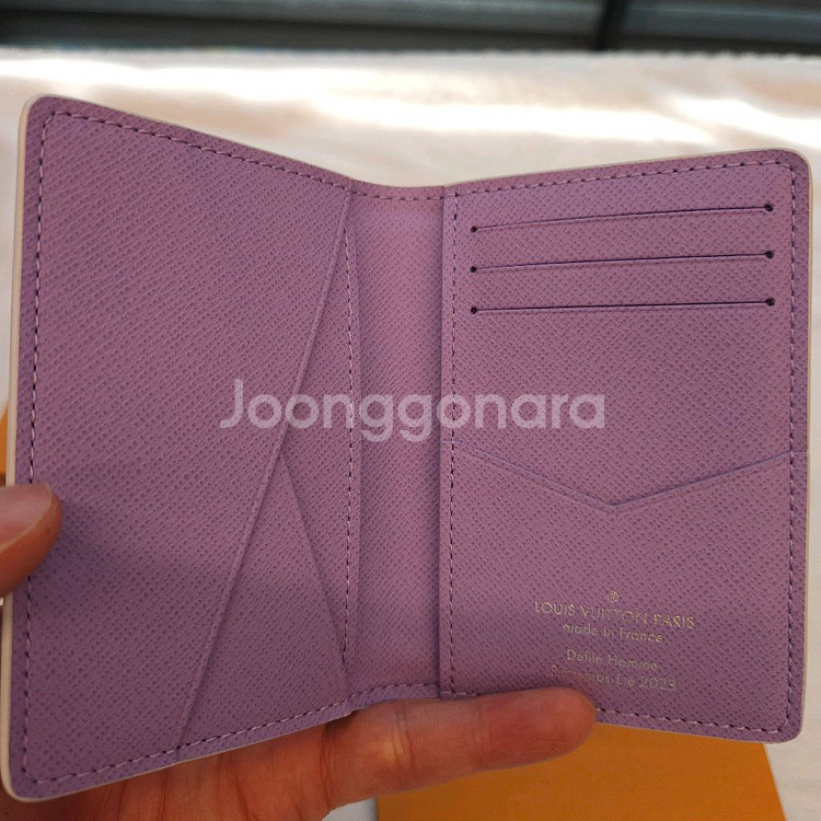 루이비통카드지갑 코믹스 한정판 보증서정품 새상품 m82--3