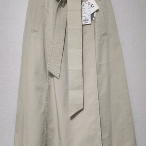 새상품) 유니클로C 벨티드 플레어 스커트 S