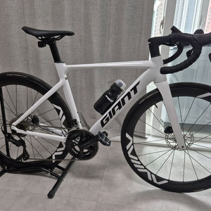 자이언트 컨텐드 에어로 1팝니다(카본휠업글)