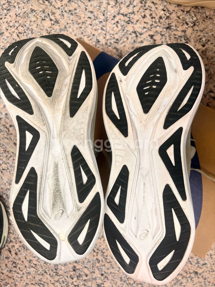 아식스 수퍼블라스트 2 (275) 중고--4