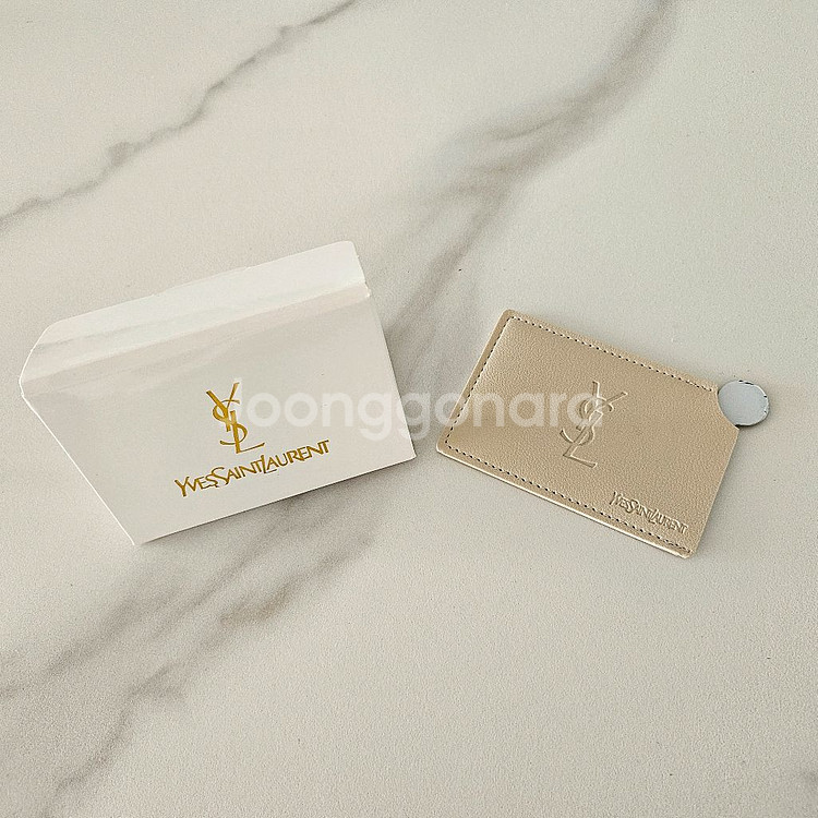 입생로랑 뷰티 VIP 기프트 가죽케이스 카드형 손거울--0