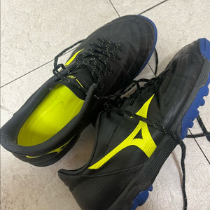 미즈노 레뷸라 풋살화 255