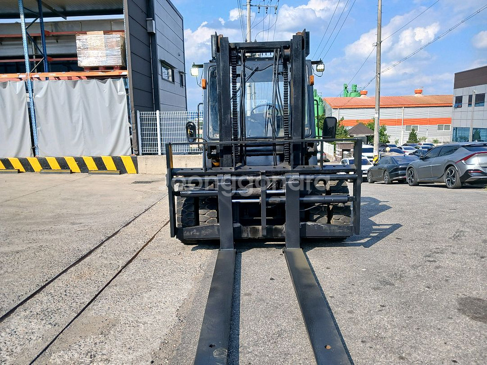 가성비짱 두산 5톤 캐빈 자동발 중고지게차 디젤지게차--0