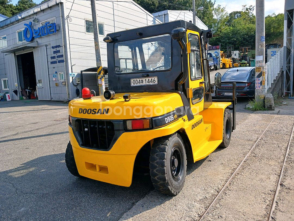 가성비짱 두산 5톤 캐빈 자동발 중고지게차 디젤지게차--5