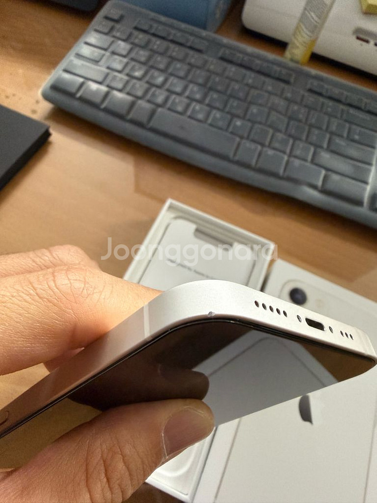 아이폰13 화이트 256g85% 케이스티파이 포함--2