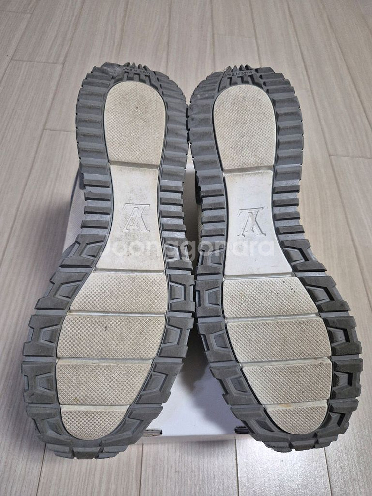 루이비통 런웨이 스니커즈--3