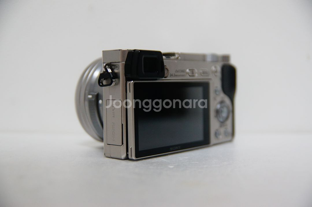 [소니] A6000 실버 미러리스 카메라 박스셋팝니다.--5