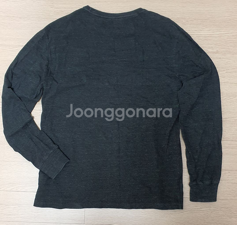 폴로 진회색 긴팔티셔츠 95사이즈 3만원--1