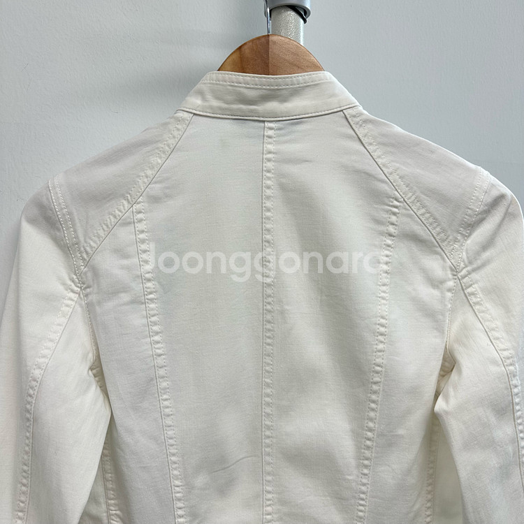 버버리 체크 디테일 화이트 데님 자켓--6