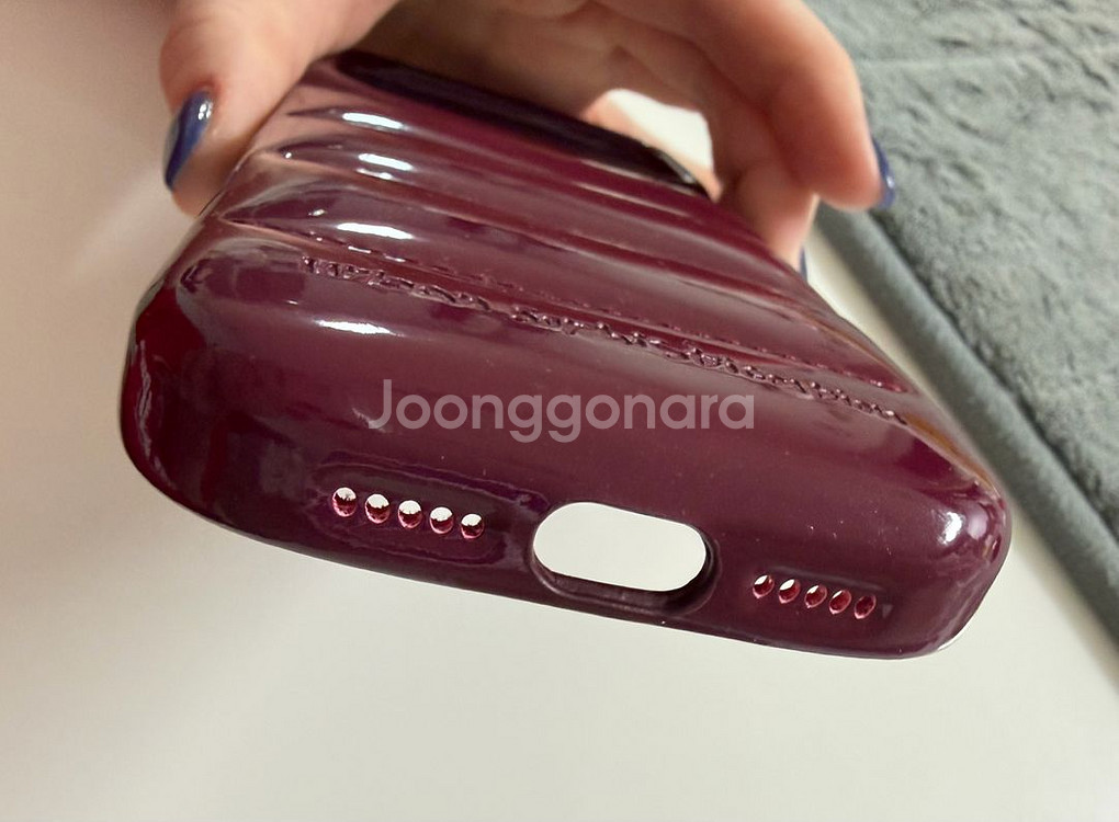 어반소피스티케이션 아이폰 17프로 버건디--3