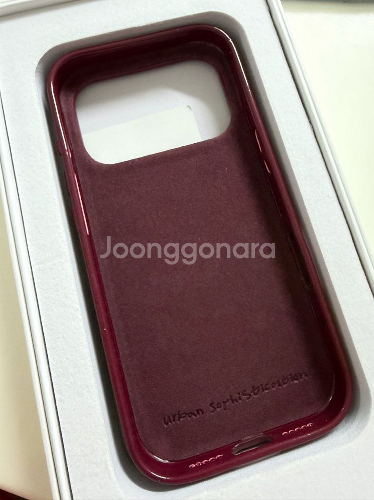 어반소피스티케이션 아이폰 17프로 버건디--5