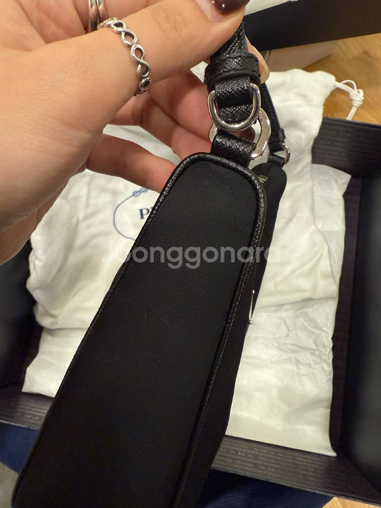 프라다 리에디션 2005 리나일론 미니백--1