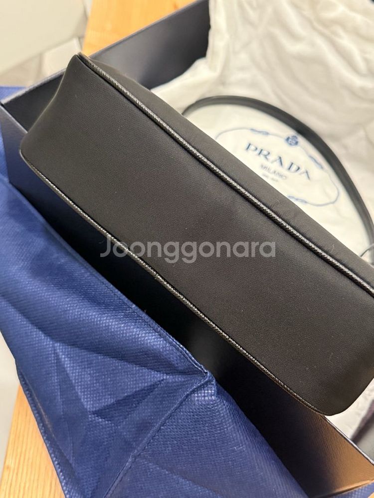 프라다 리에디션 2005 리나일론 미니백--6