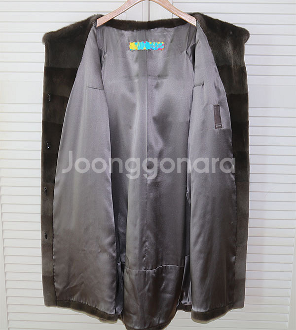 사바띠에 쉬어드 후드밍크코트--3