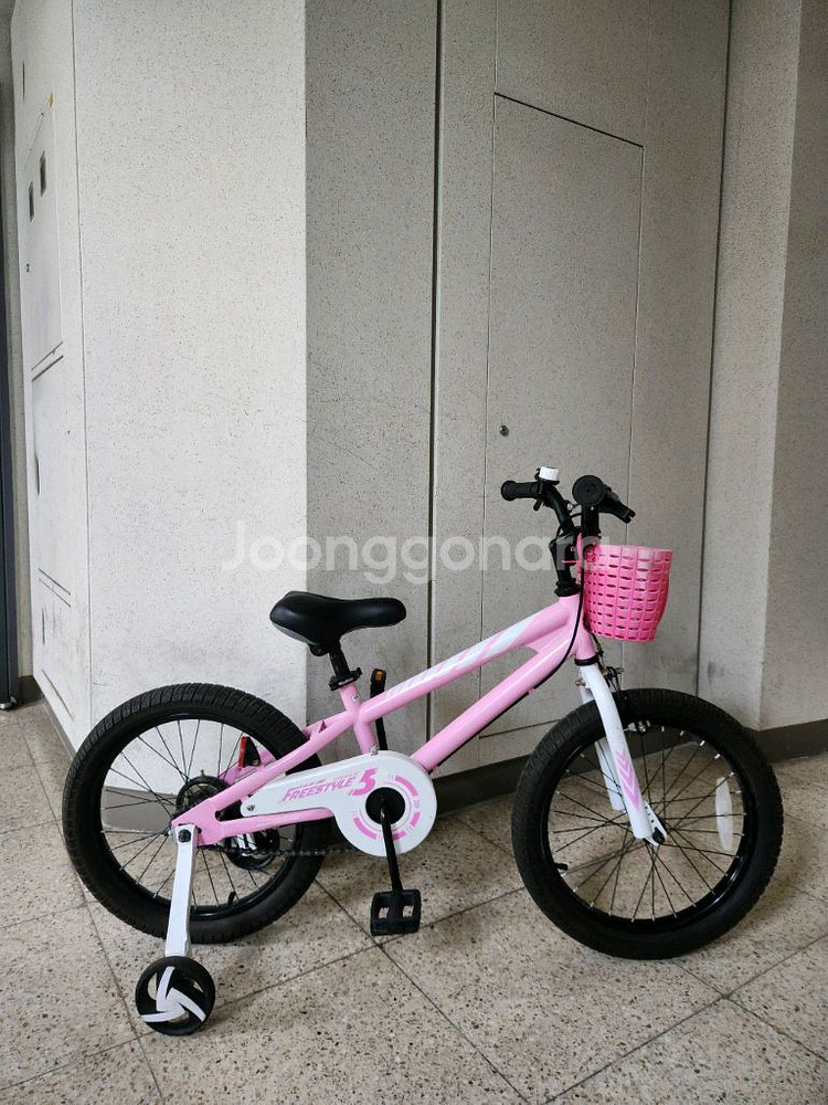 로얄베이비 프리스타일 18인치 자전거 팔아요--0