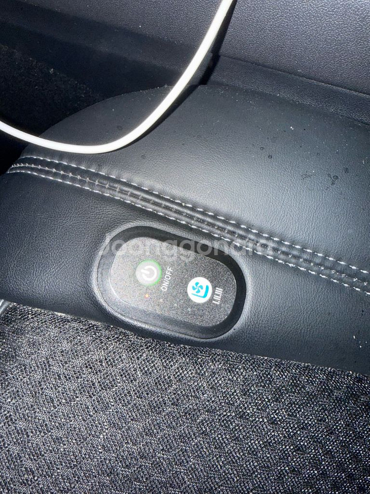 테슬라 모델3 시거잭형 통풍시트 운전섯 조수석--2