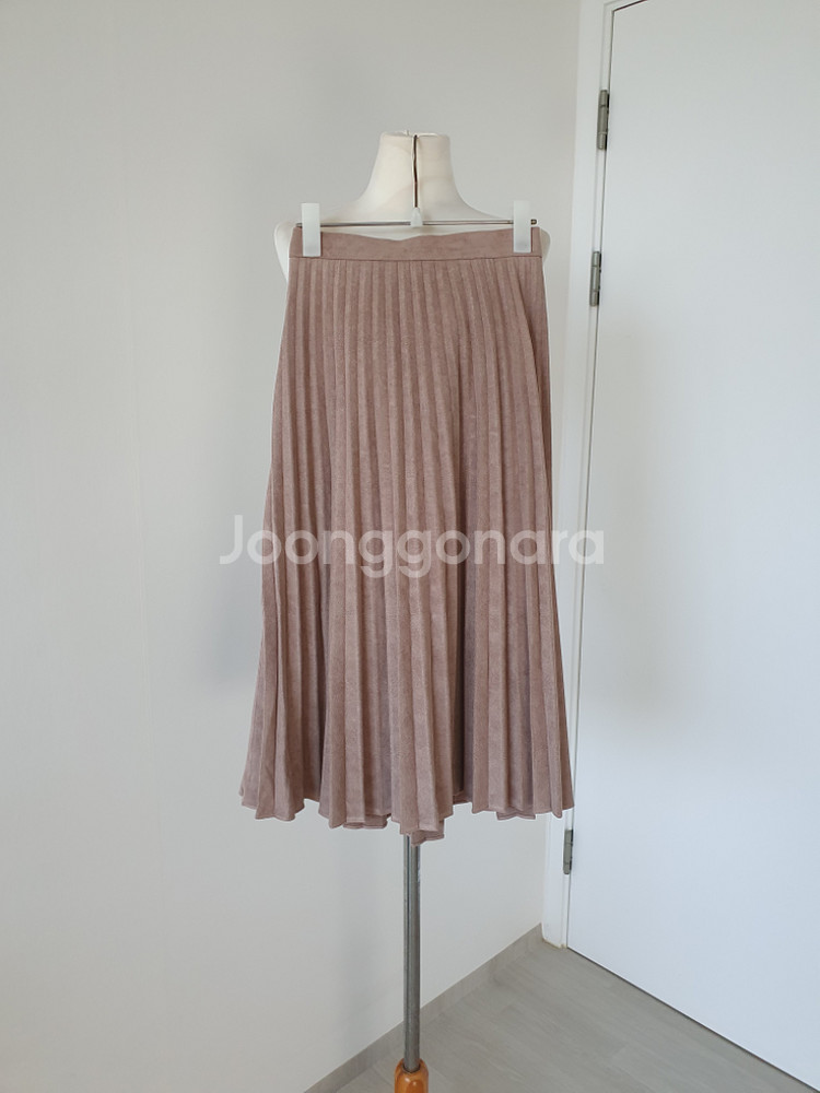 (상태좋음)스웨이드, 세무 주름스커트 55~66--1