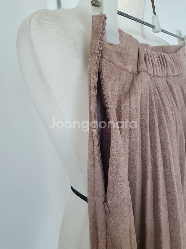 (상태좋음)스웨이드, 세무 주름스커트 55~66--4