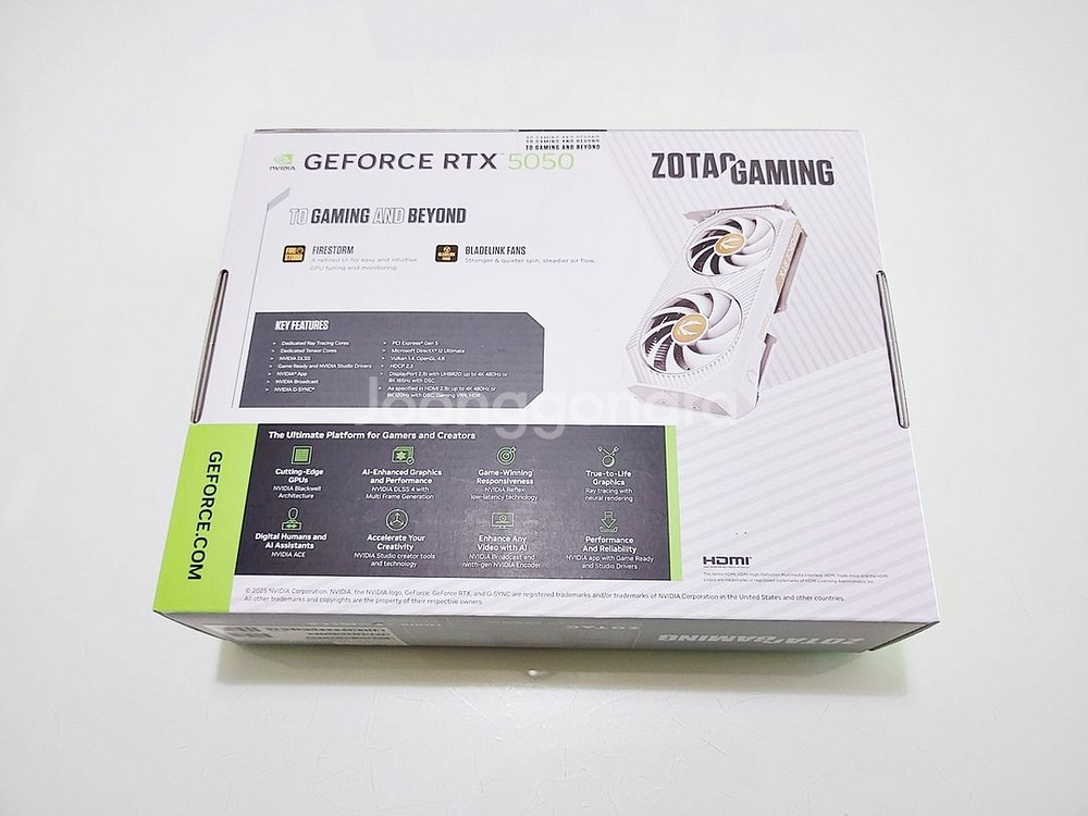 조텍 지포스 RTX 5050 화이트 트윈엣지 미개봉--1