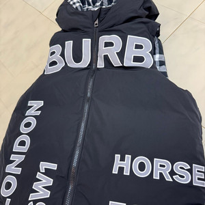 버버리 키즈 정품 블랙 체크 리버서블 패딩 조끼 10Y