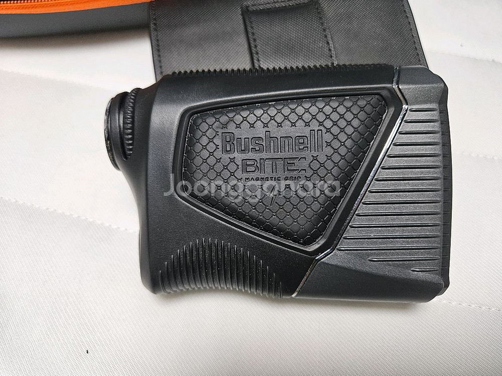 부쉬넬 Pro XE 골프 거리 측정기입니다--7