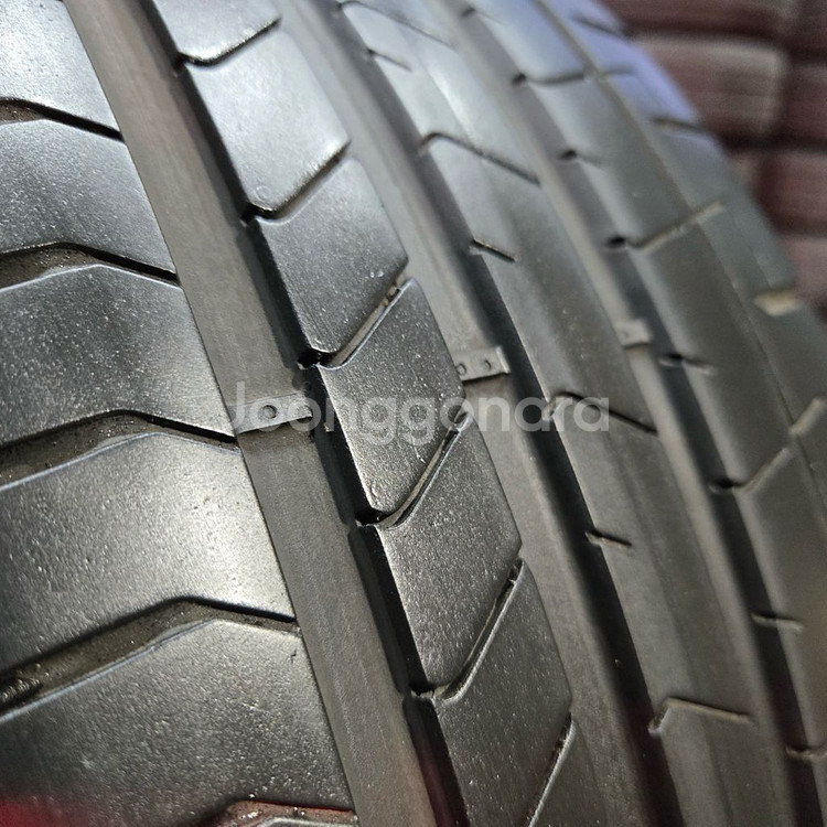 245 45 19 피제로 임판급 중고타이아4개 판매--5