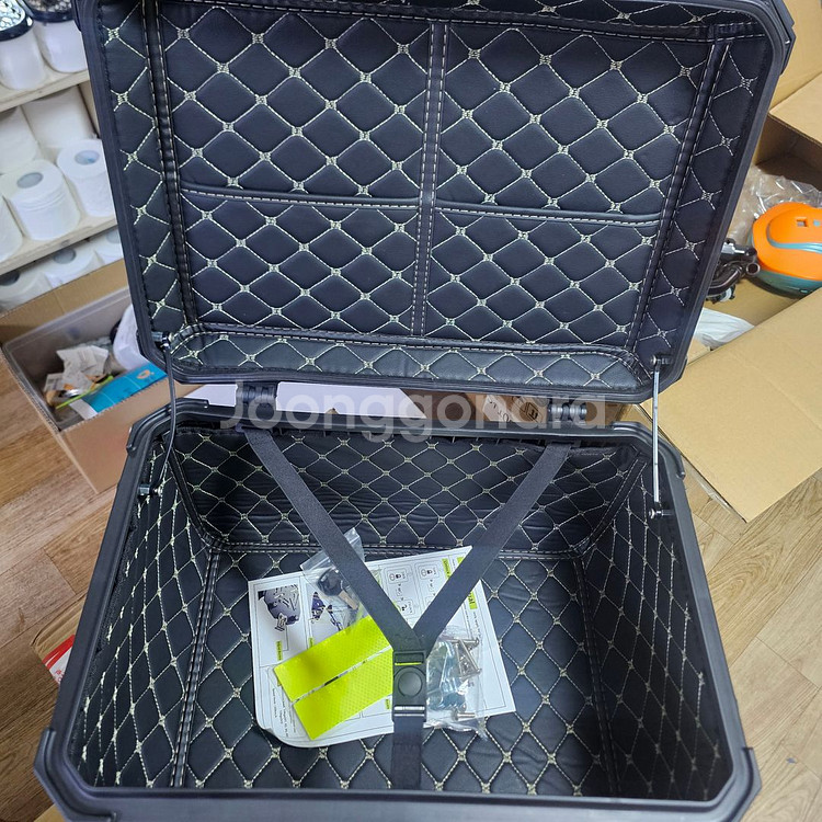 알루미늄 탑박스 B급 미사용 상품 65리터 12만원--4