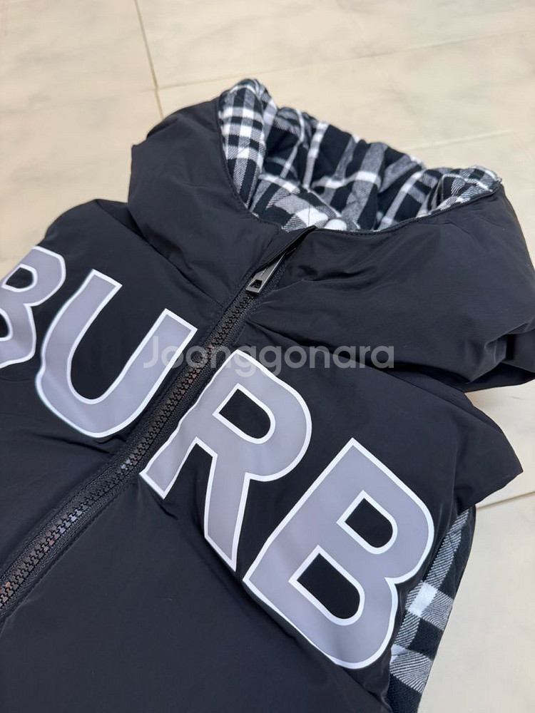 버버리 키즈 정품 블랙 체크 리버서블 패딩 조끼 10Y--9