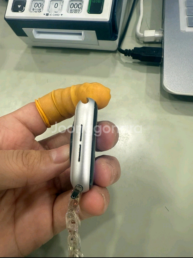 애플워치 se 44mm 에어팟2세대도 같이 팔아요--0