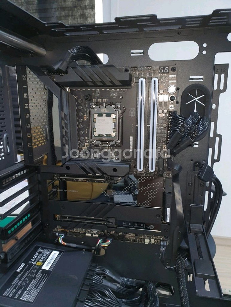 신품급ROG crosshair x670e HERO팝니다--3