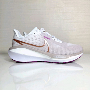 (235,245) 나이키 W 에어 줌 보메로 러닝화